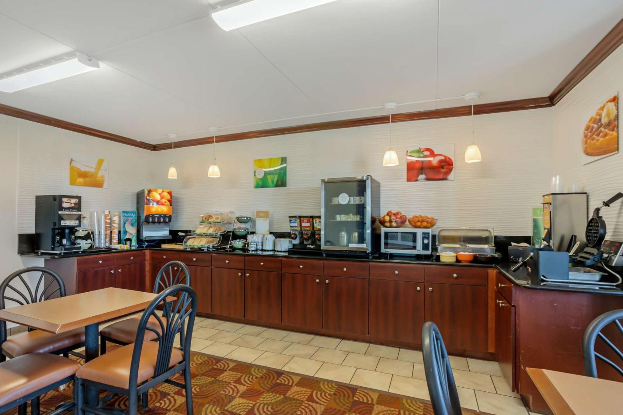Quality Inn Enola - Harrisburg Exterior photo